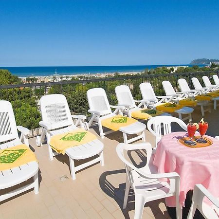 Hotel Tulipe Nazionale Riccione Quarto foto