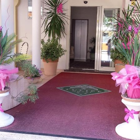 Hotel Tulipe Nazionale Riccione Exterior foto