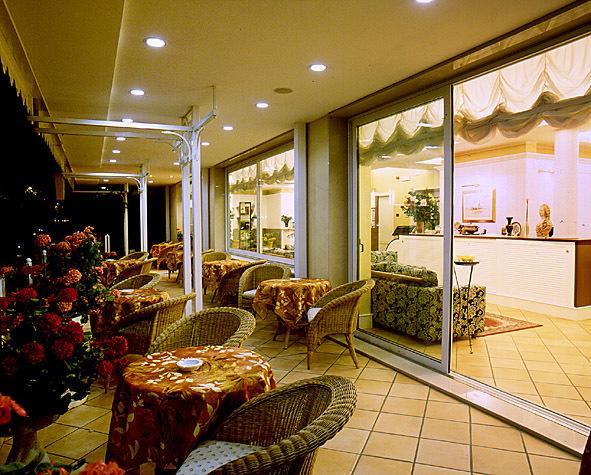 Hotel Tulipe Nazionale Riccione Exterior foto